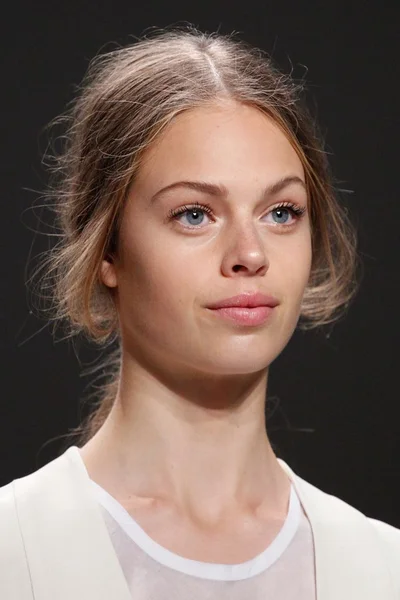 Look 11